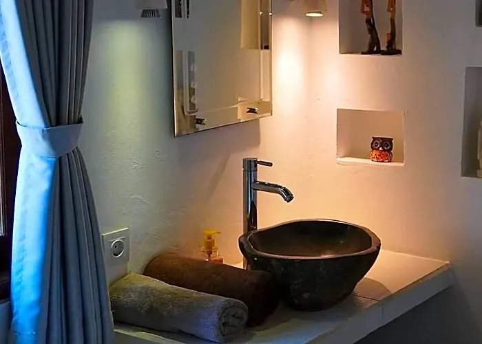 Anda Amed And Otel